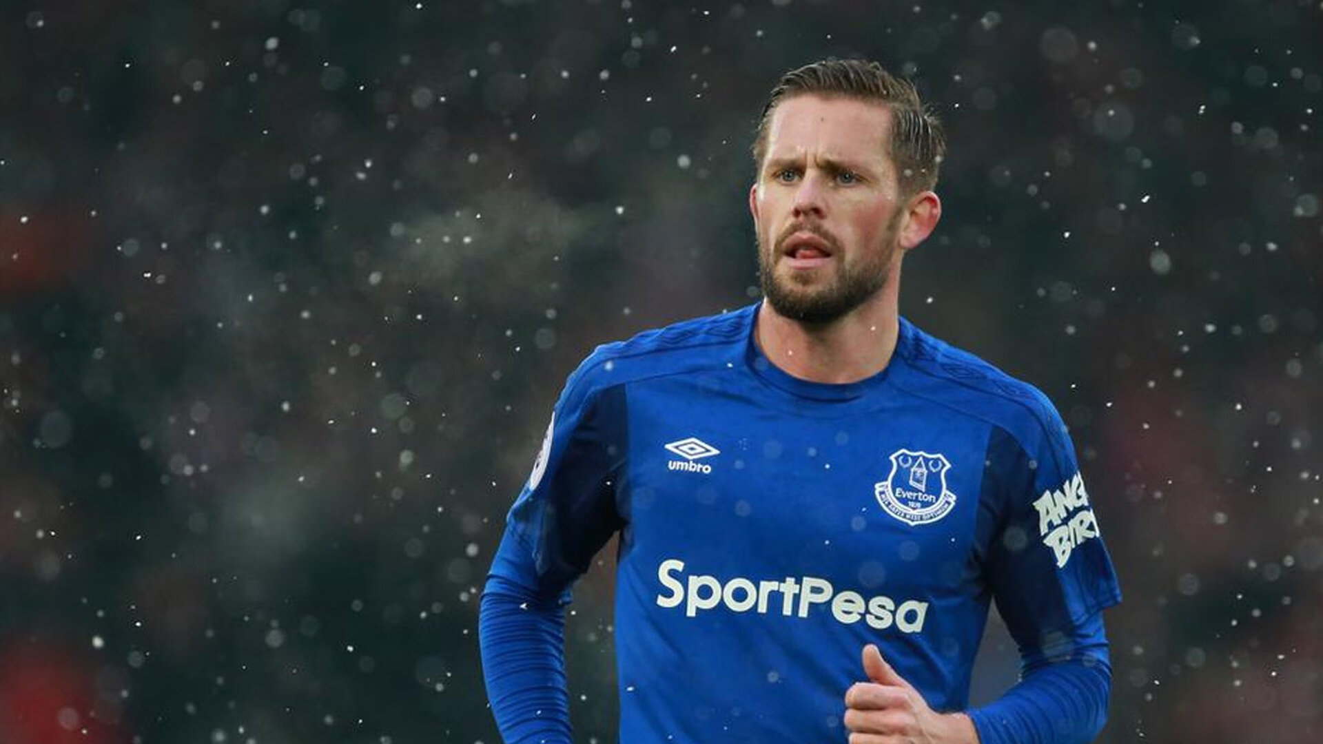 乌兰多冲线瞬间引全场沸腾，乌兰乌拉