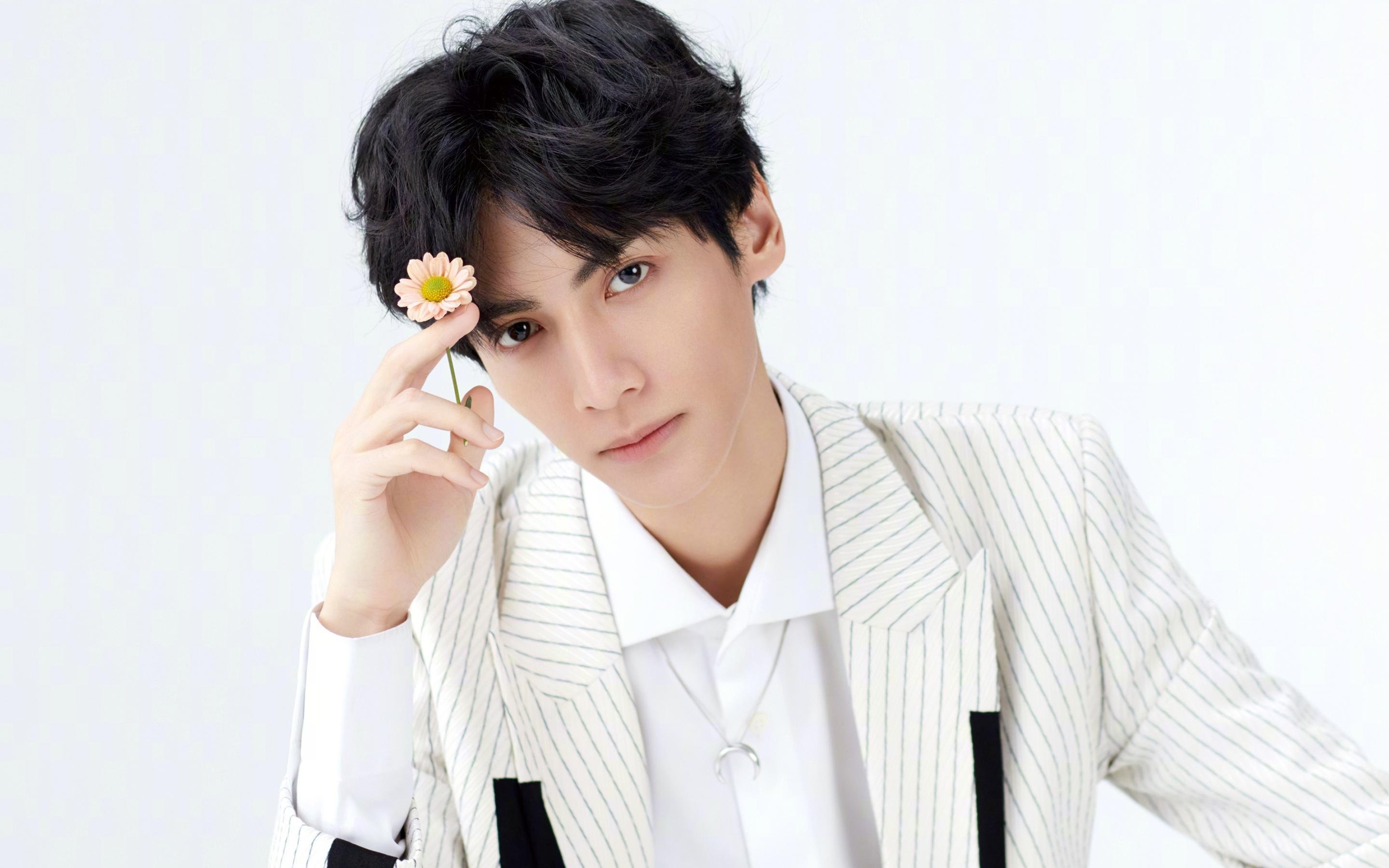 爱游戏中国官方登录入口网站-北京冬奥纪念展开放，申雪赵宏博捐珍贵物品，申雪赵宏博冬奥会金牌